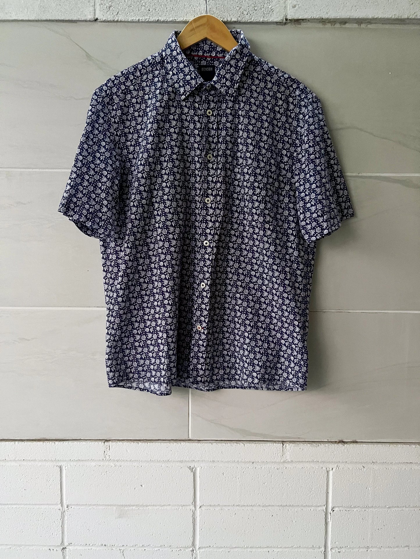 Benson Men’s Medallion Print Button Down