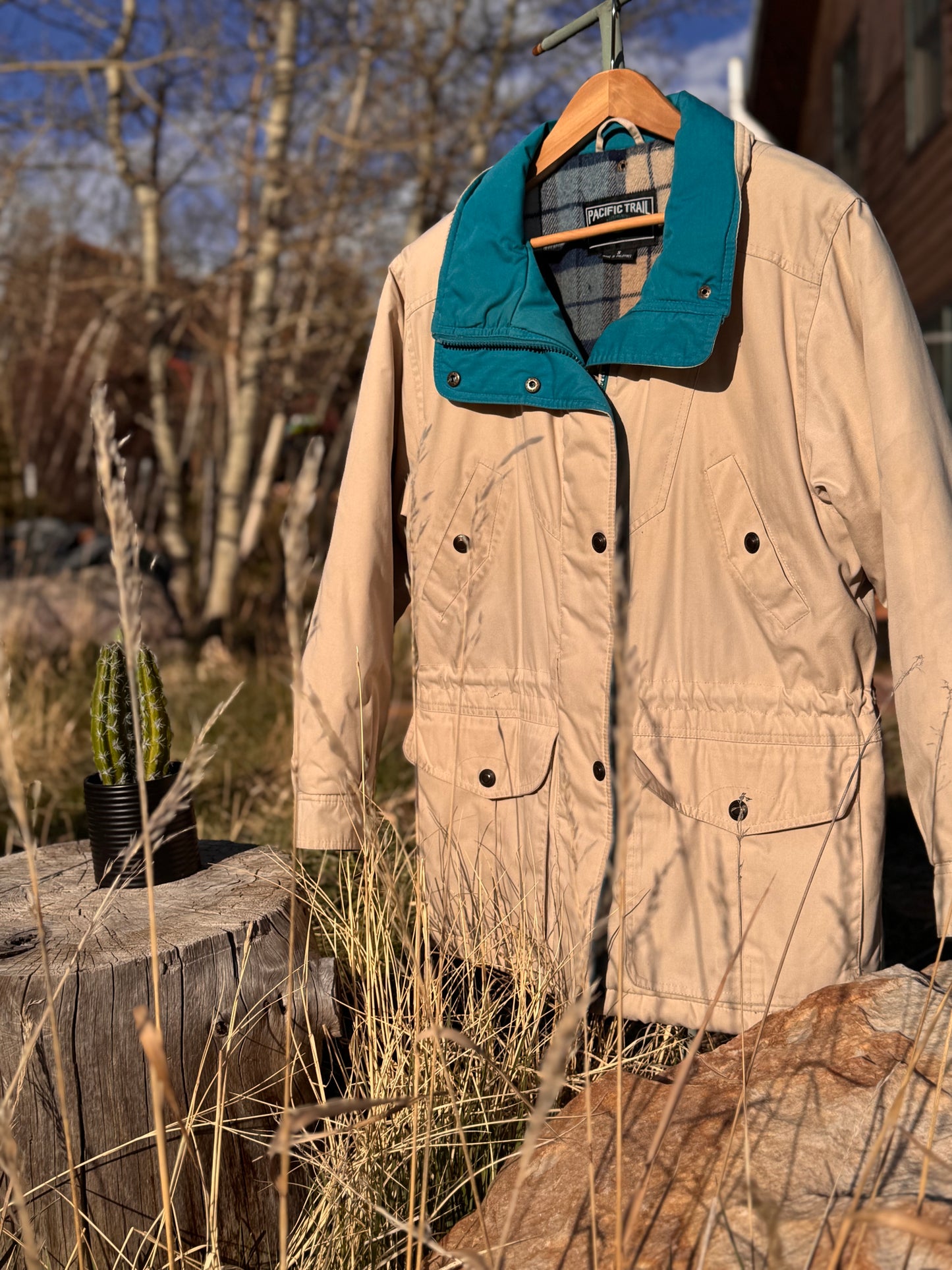 Vintage Pacific Trail Spring Outdoor Jacket — Tan with Plaid Fleece Lining (S)