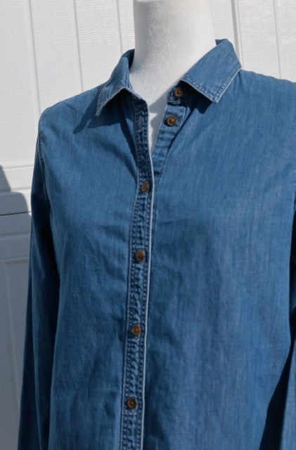 Banana Republic Chambray Cotton-Linen Button-Down Shirt - Medium