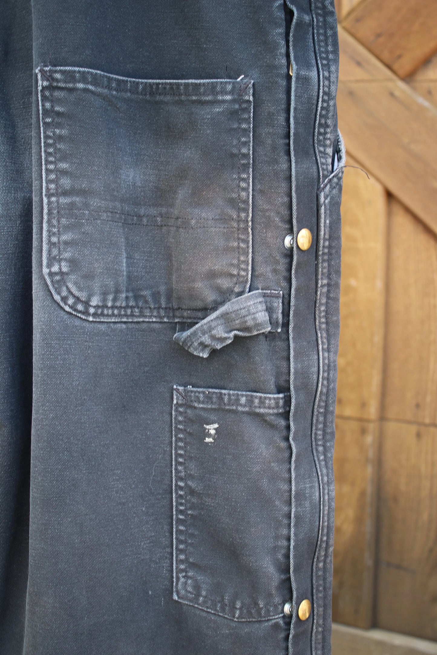 Vintage Carhartt Insulated Duck Overalls – Black Canvas, Red Quilted Lining, Heavy-Duty Workwear