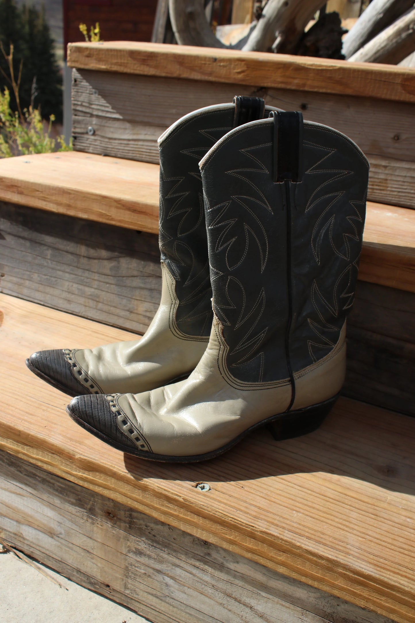 Vintage Nocona Women’s Tan & Brown Pointed Toe Cowgirl Boots – Size 7 Goodyear Neolite Sole