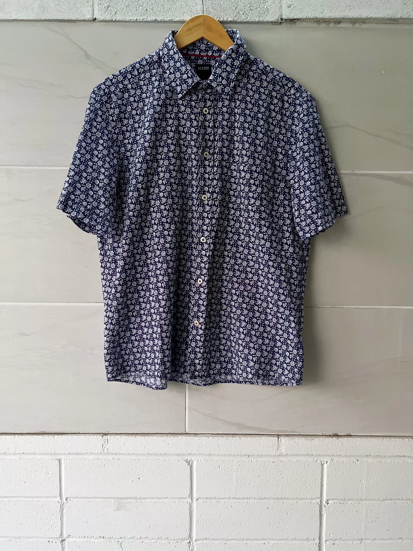 Benson Men’s Medallion Print Button Down